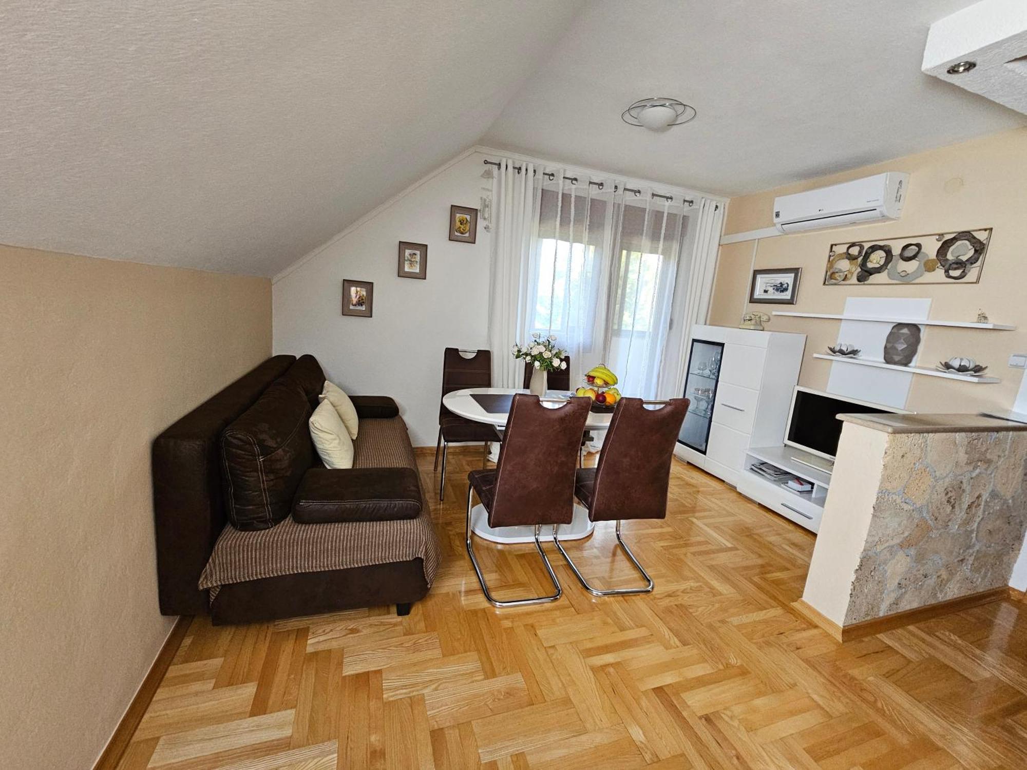 Majetic Apartment