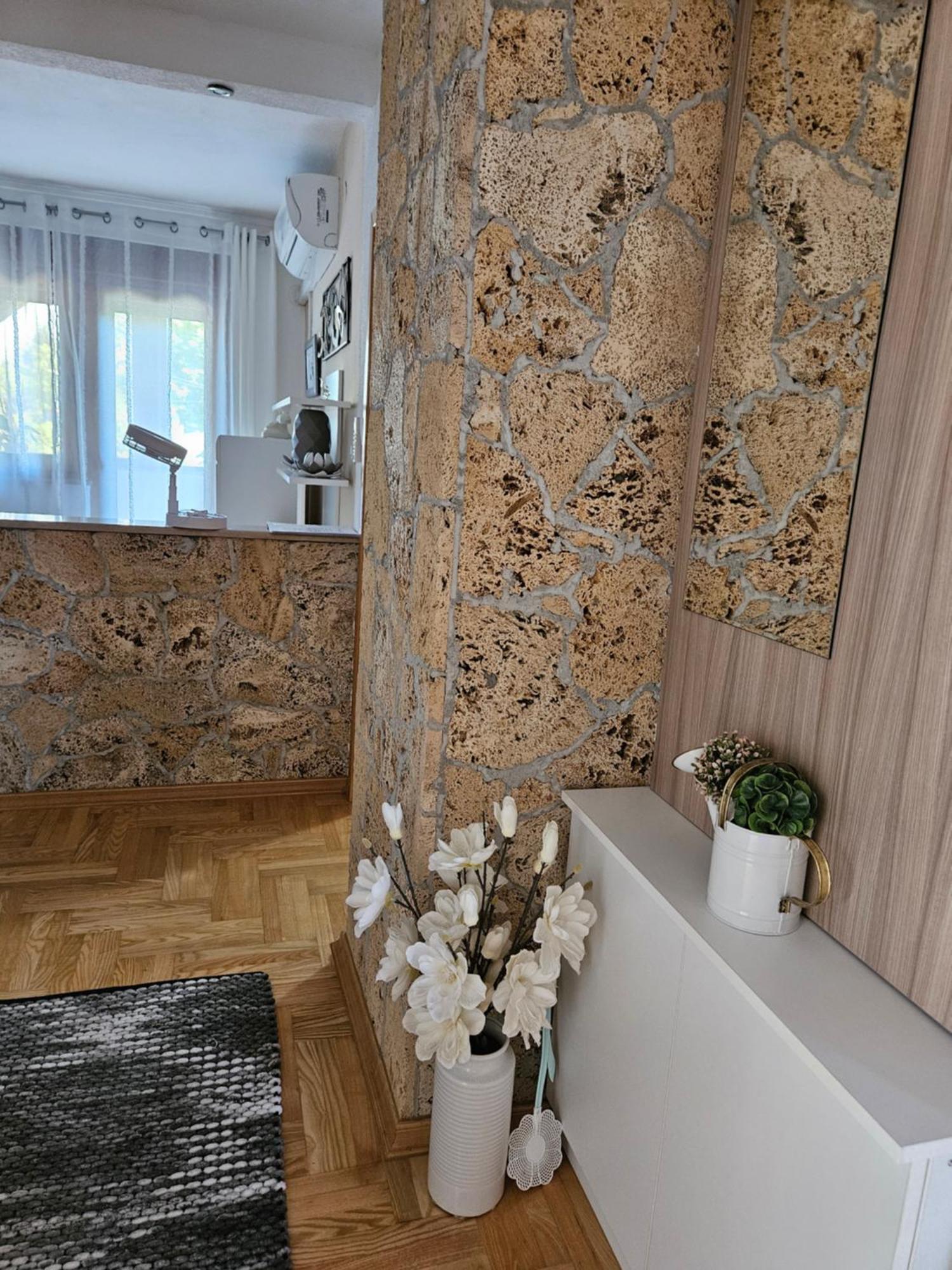 Majetic Apartment *